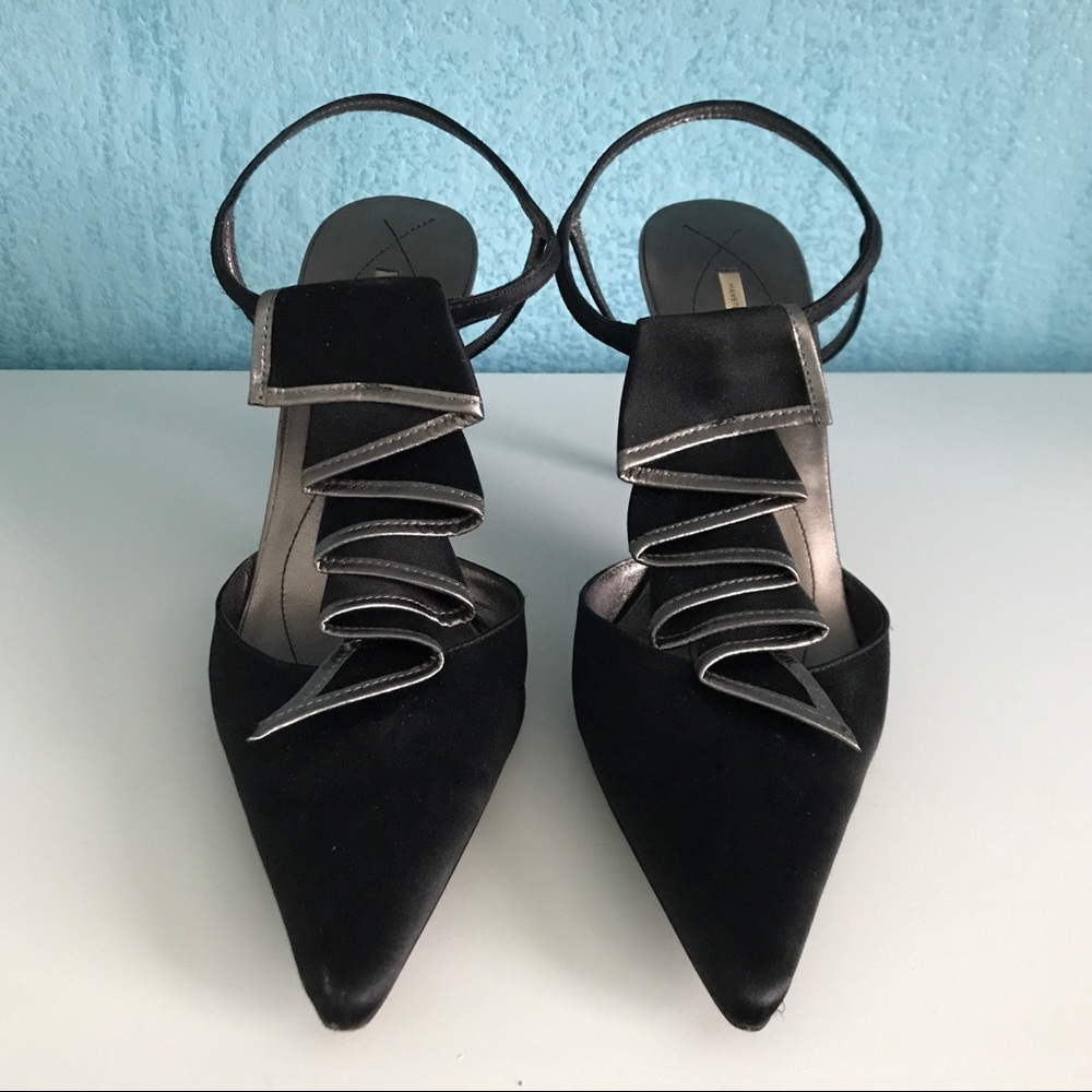 Max Studio 4” heels shoes, beautiful satin fabric with leather like trim.